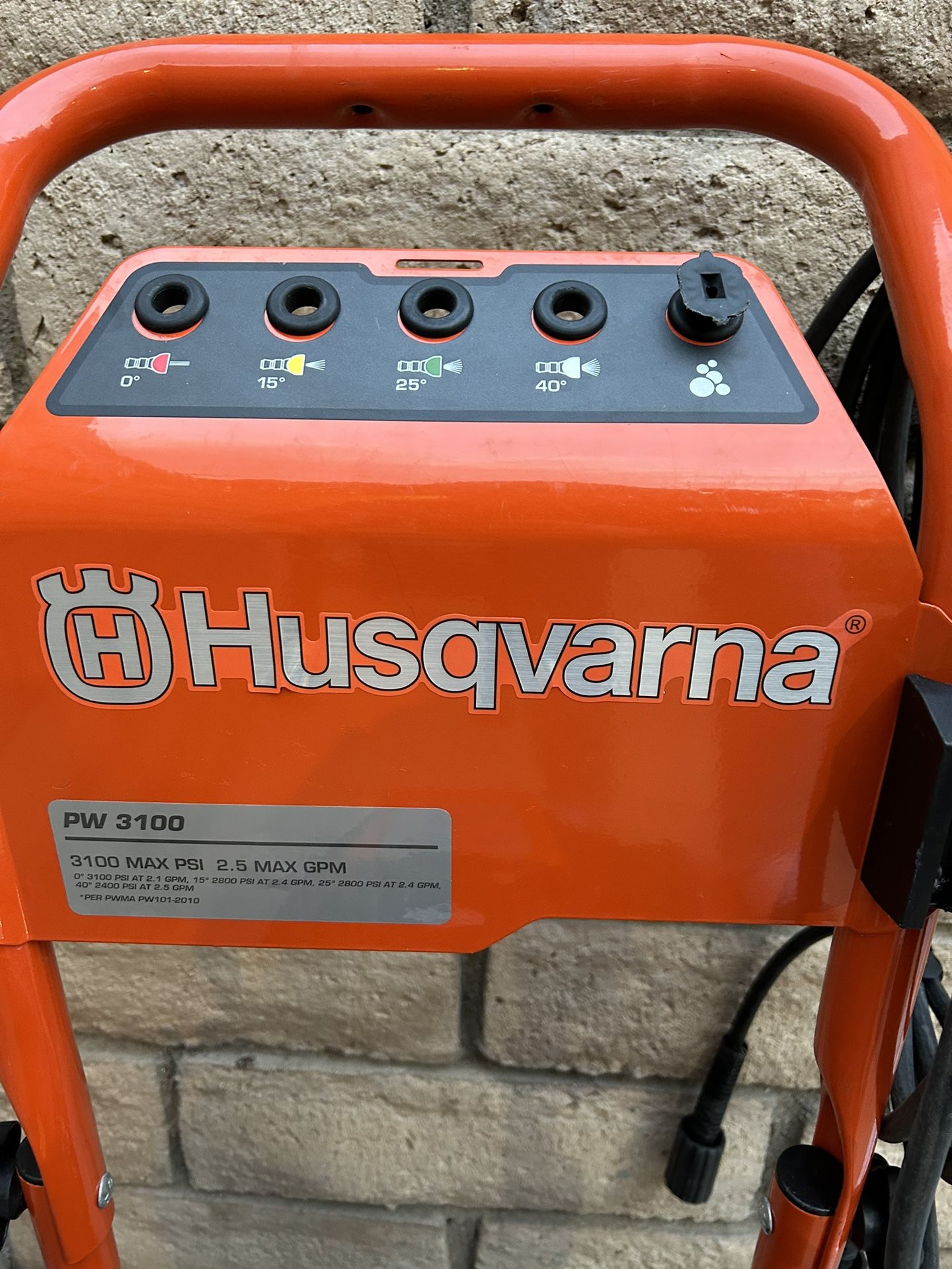 Husqvarna PW 3100 Max PSI 2.5 Max GPM GAS Pressure Washer Nearly