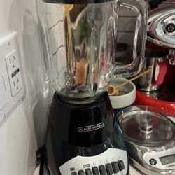 BLACK+DECKER Countertop Blender with Glass Jar