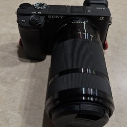Sony A6400 With Lens