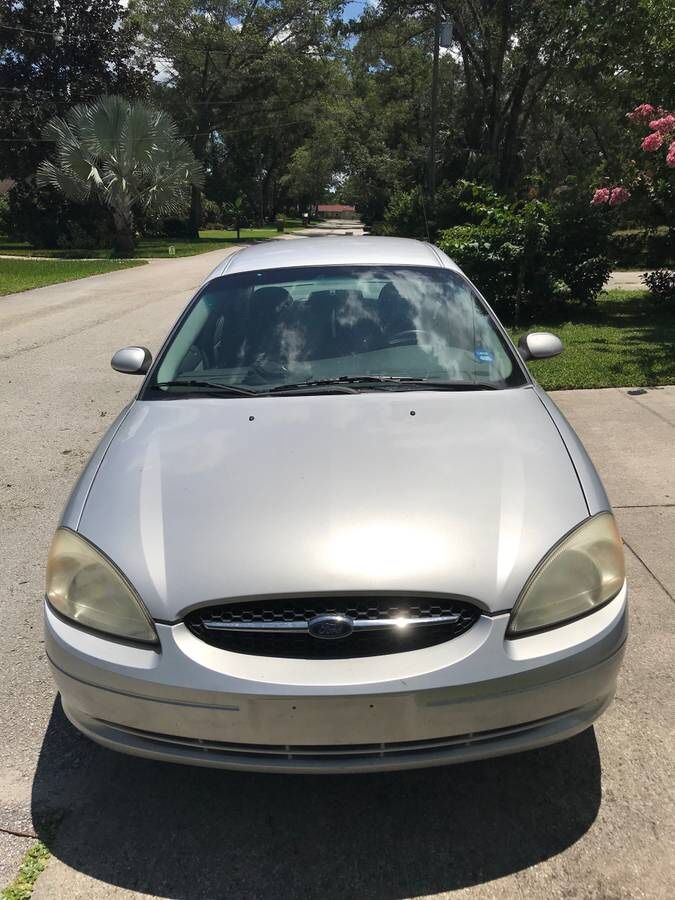 2001 Ford Taurus