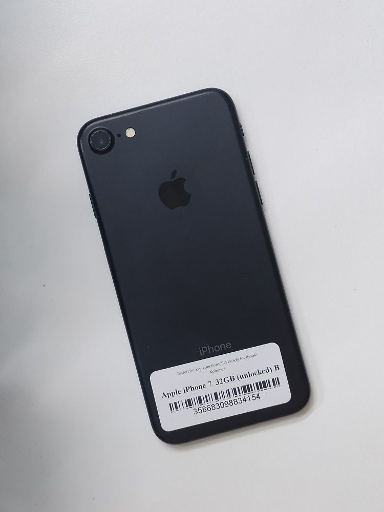 Unlocked Clean 7 32Gb Line New With Charger And Warranty 💯