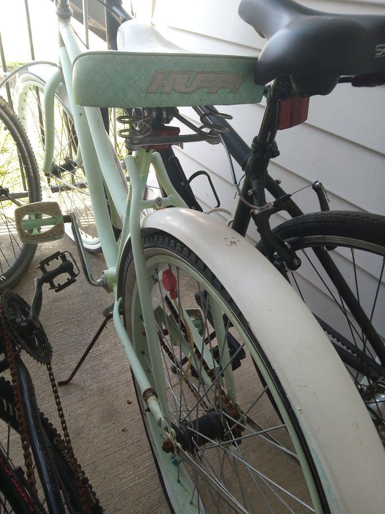 White Beach Cruiser Classic
