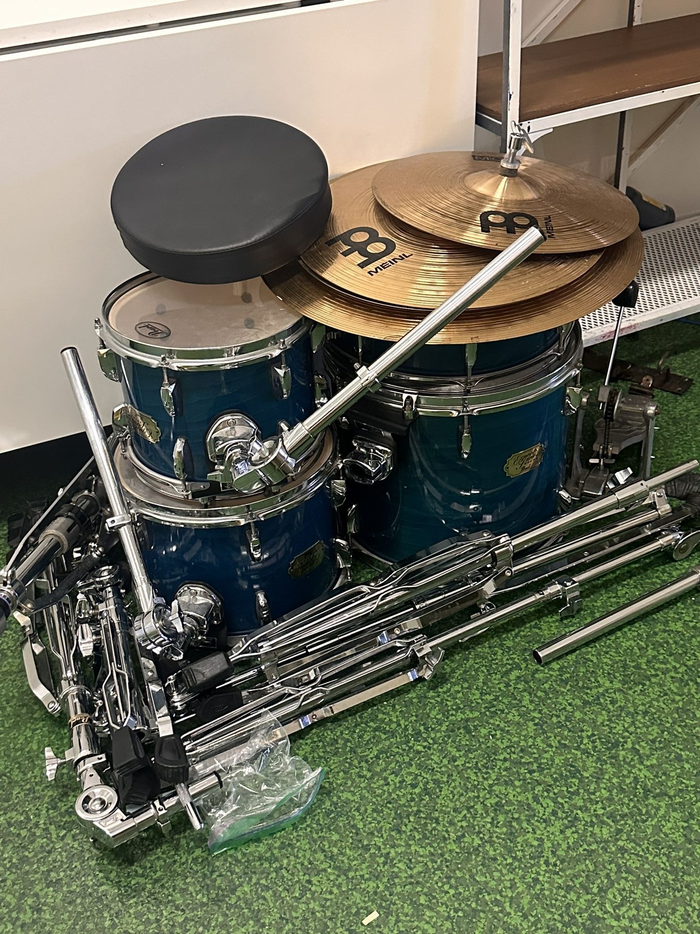 Pearl drum set