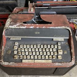 Vintage IBM Executive Electric Typewriter – Mid-Century Office Machine – As-Is
