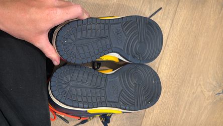 Off white dunks size 5