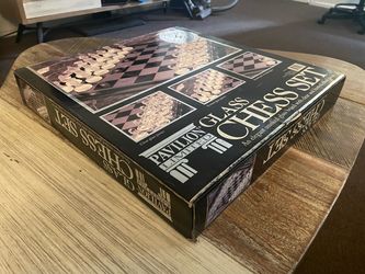 Pavilion Limited Edition Glass Chess Set