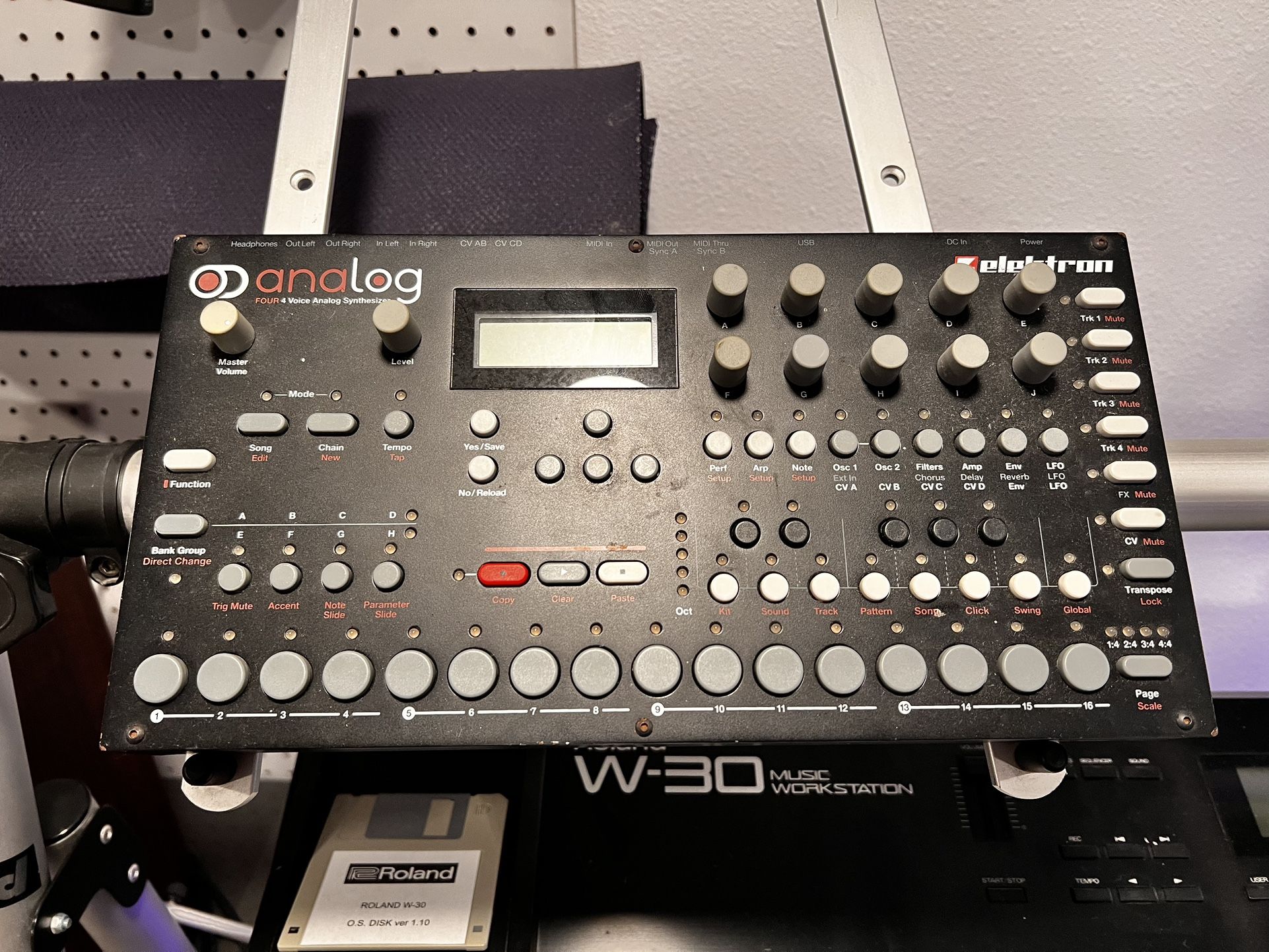 Elektron Analog Four Mk1