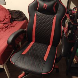 Red & Black Gaming Chair with Built-in Foot Rest