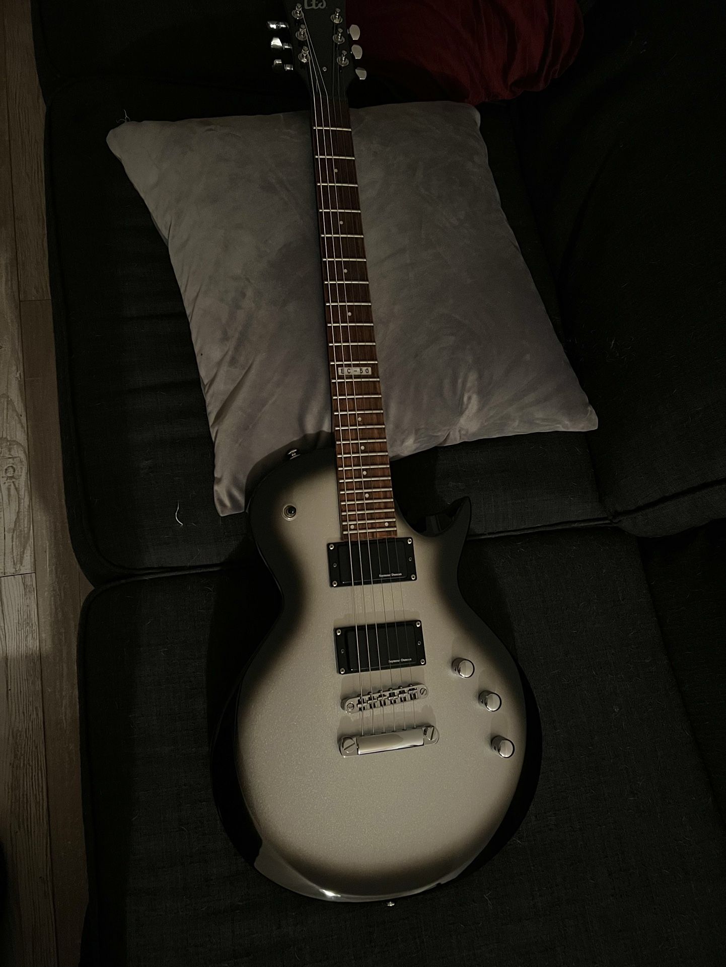 LTD EC-50 Silver burst/seymour Duncan Blackouts 