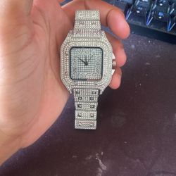 Random Moissanite Watch Passes Diamond Test