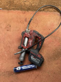 Milwaukee M18 2 Speed Cordless Grease Gun 