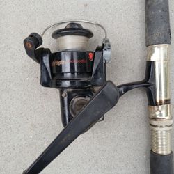 UGLY STIK FISHING POLE AND REEL 6FT 6IN MEDIUM ACTION