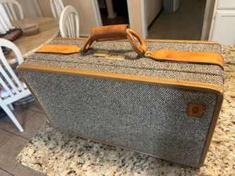 Hartmann suite case with leather trim
