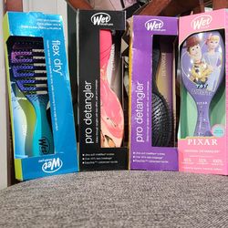 Hair brush wet