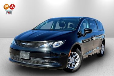 2022 Chrysler Voyager