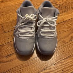 Jordan 11 Low 
