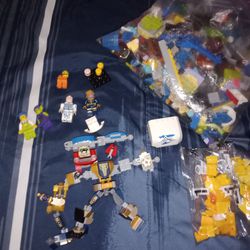 Big Bag Of Loose Legos About 6 Different Lego Guys