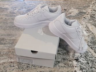 Nike air forces size 7.5