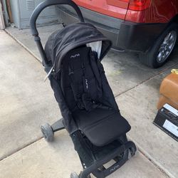 Nuna Stroller With Accessories 