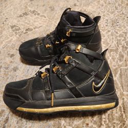 Le Bron Zoom Nike Size 7.5 