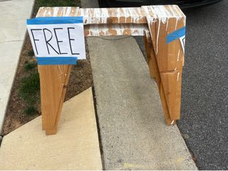 FREE - 2 Saw Horses