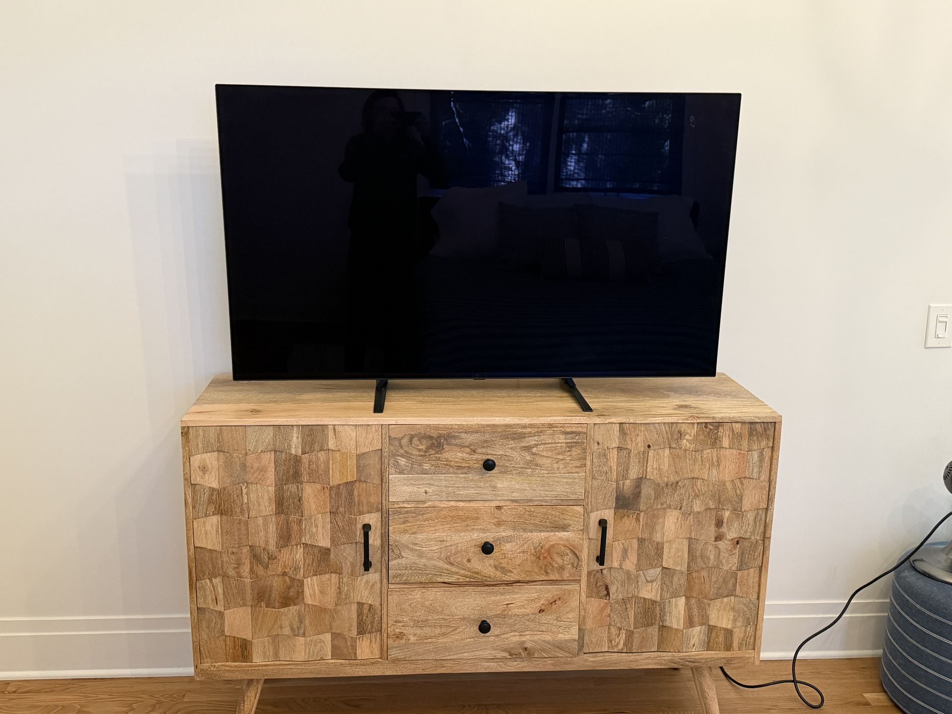 Like New Hardwood nightstands and Console Table