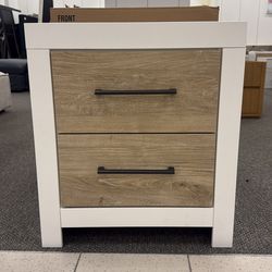 Night Stand - Mesa de Noche