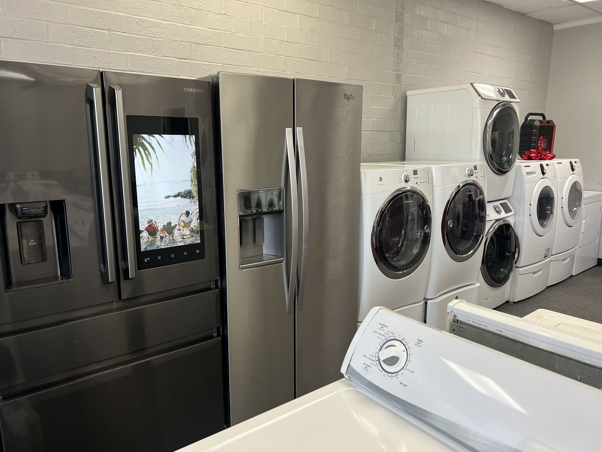 Appliances (Washes,Dryers,Stoves,Refrigerators,Freezers And Microwave )