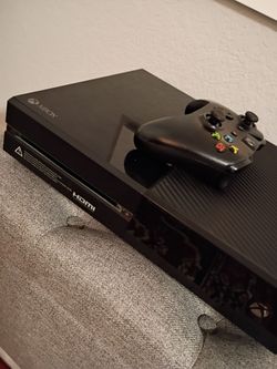 Xbox One Console with a Controller and 6 games