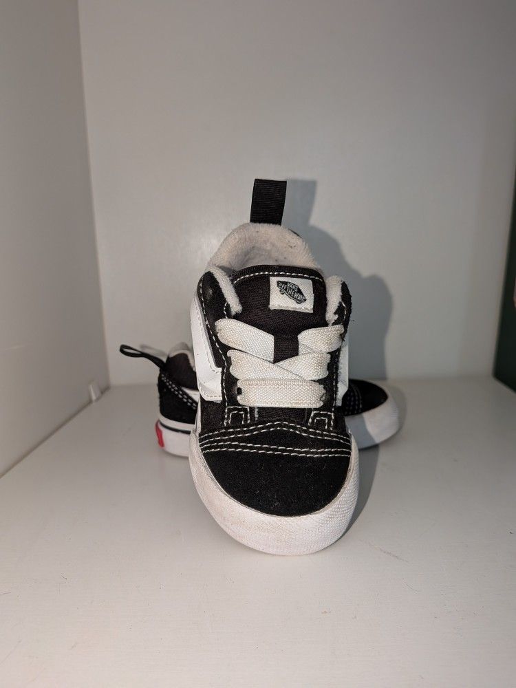 Toddler Vans Knu Skool, Size 4