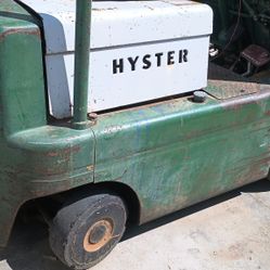 Forklift 