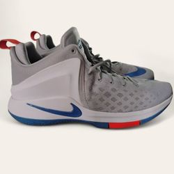 Size 14 Men's Lebran James Nike Shoes 