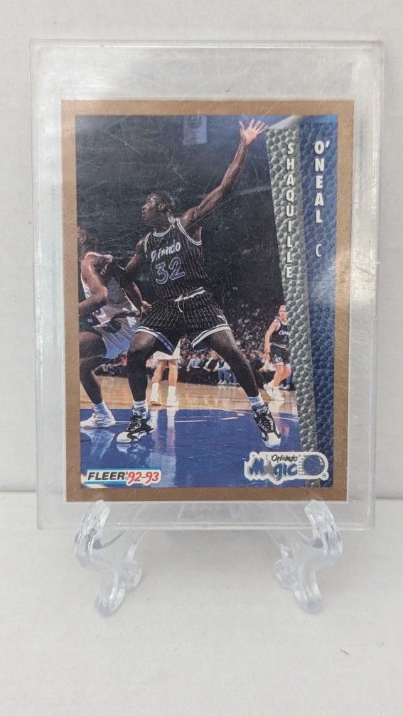 92-93 Fleer Shaquille O'Neal # 37 - SHAQ Rookie Card - Orlando Magic