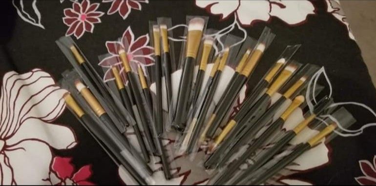 Natural makeup brush