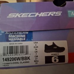 Brand New Wmns Sketchers Size 6