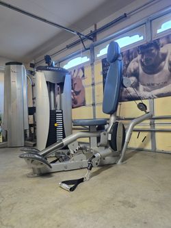Hoist bicep machine