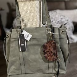 NWT VR NYC satchel Handbag