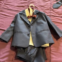 Boy’s Suit 2T