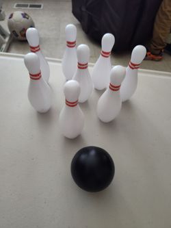Bowling set