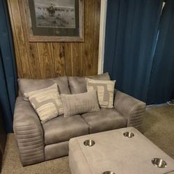 Loveseat & Ottoman
