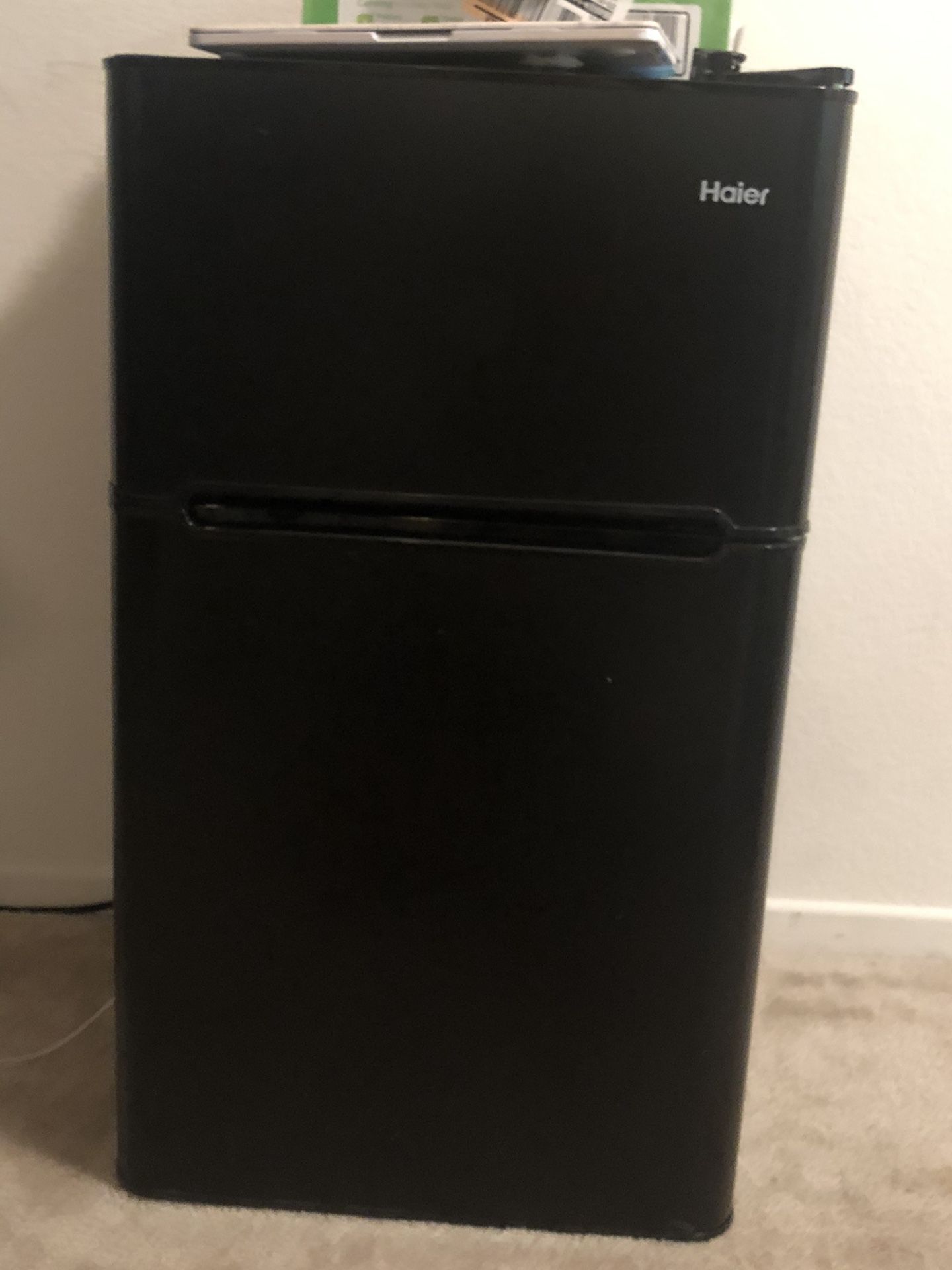 haier mini fridge with freezer component