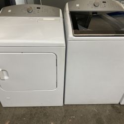 Kenmore Top Load Mega Washer And Gas Dryer 