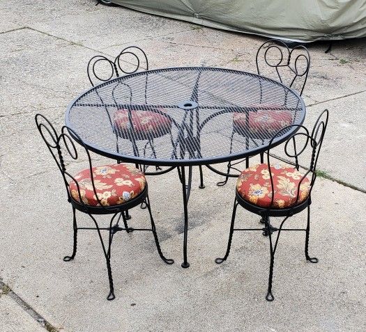 Vintage Wrought Iron Ice Creme Parlor Chairs and Patio Table Set - REDUCED 
