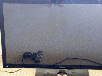 Toshiba 50” TV with Roku