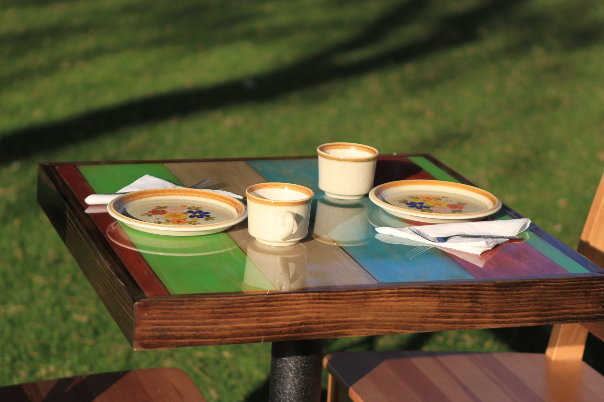Indoor/outdoor Table