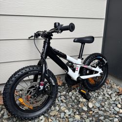 Commencal Ramones 14 kids pedal bike 