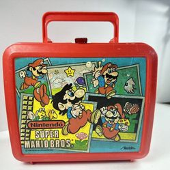 Vintage 1988 Red Nintendo SUPER MARIO BROS. Lunchbox Nintendo of America,Inc game video console.