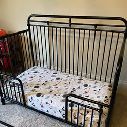 EXCELLENT CONDITION Little Seeds 3-In-1 Crib/Toddler Bed 