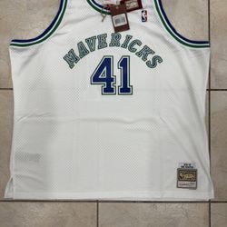 Mitchell & Ness Dallas Mavericks Dirk Nowitzki 1998-99 White Jersey Men’s 4XL