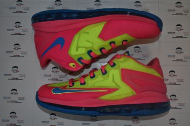 Lebron james shop shoes for girls
